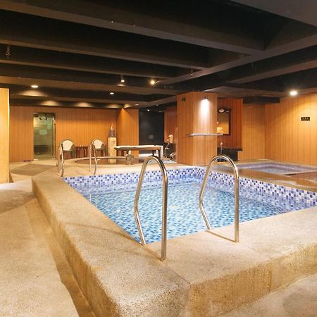 Reddoorz Premium At Jjimjbang Hotel Spa Manila Bagian luar foto
