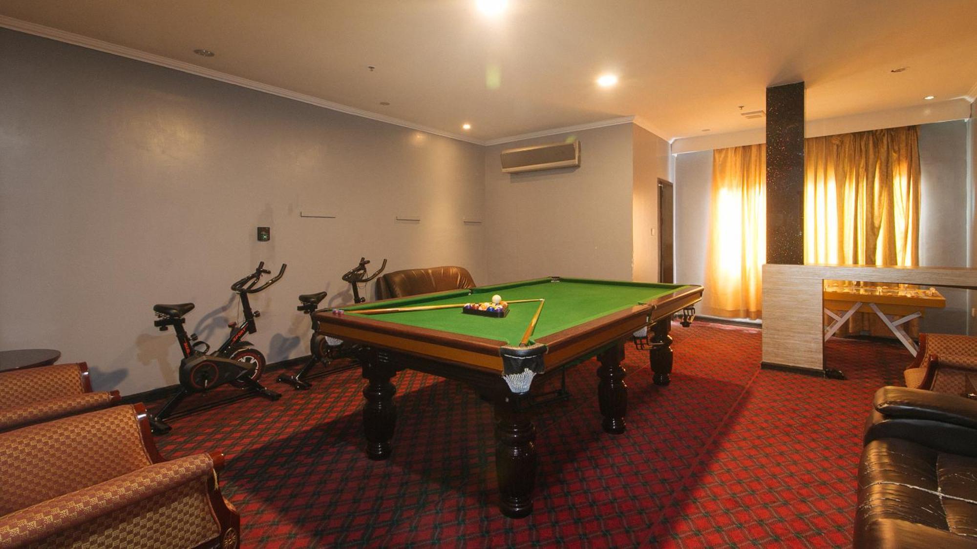 Reddoorz Premium At Jjimjbang Hotel Spa Manila Bagian luar foto