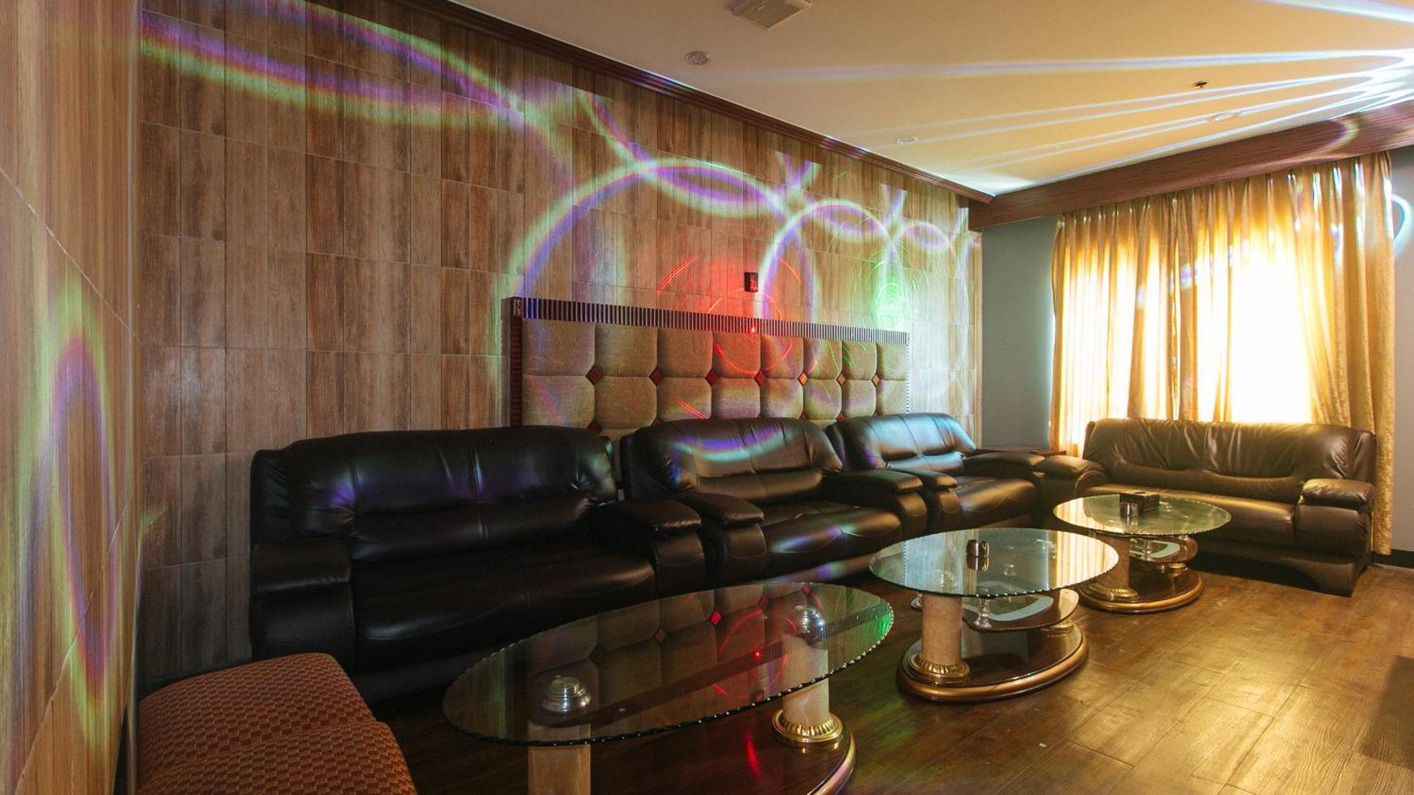 Reddoorz Premium At Jjimjbang Hotel Spa Manila Bagian luar foto