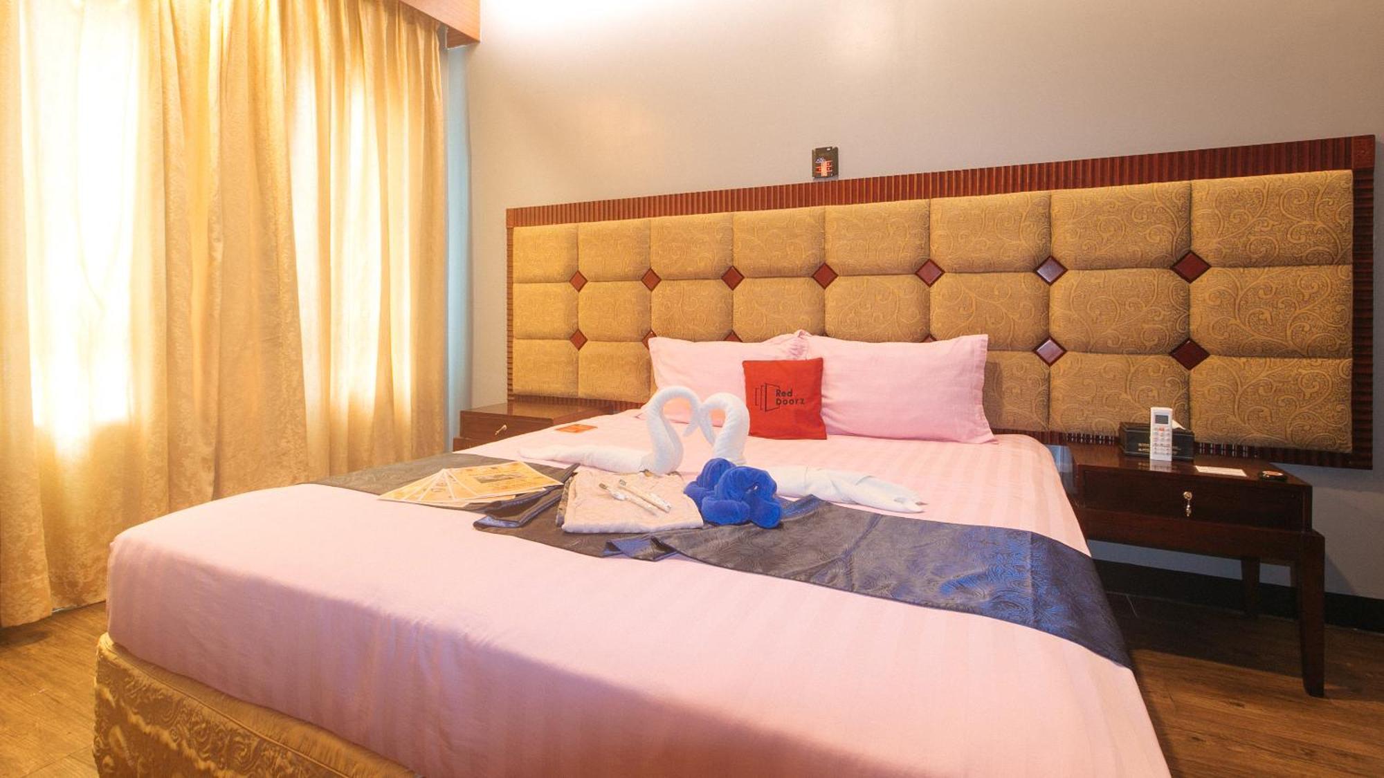 Reddoorz Premium At Jjimjbang Hotel Spa Manila Bagian luar foto