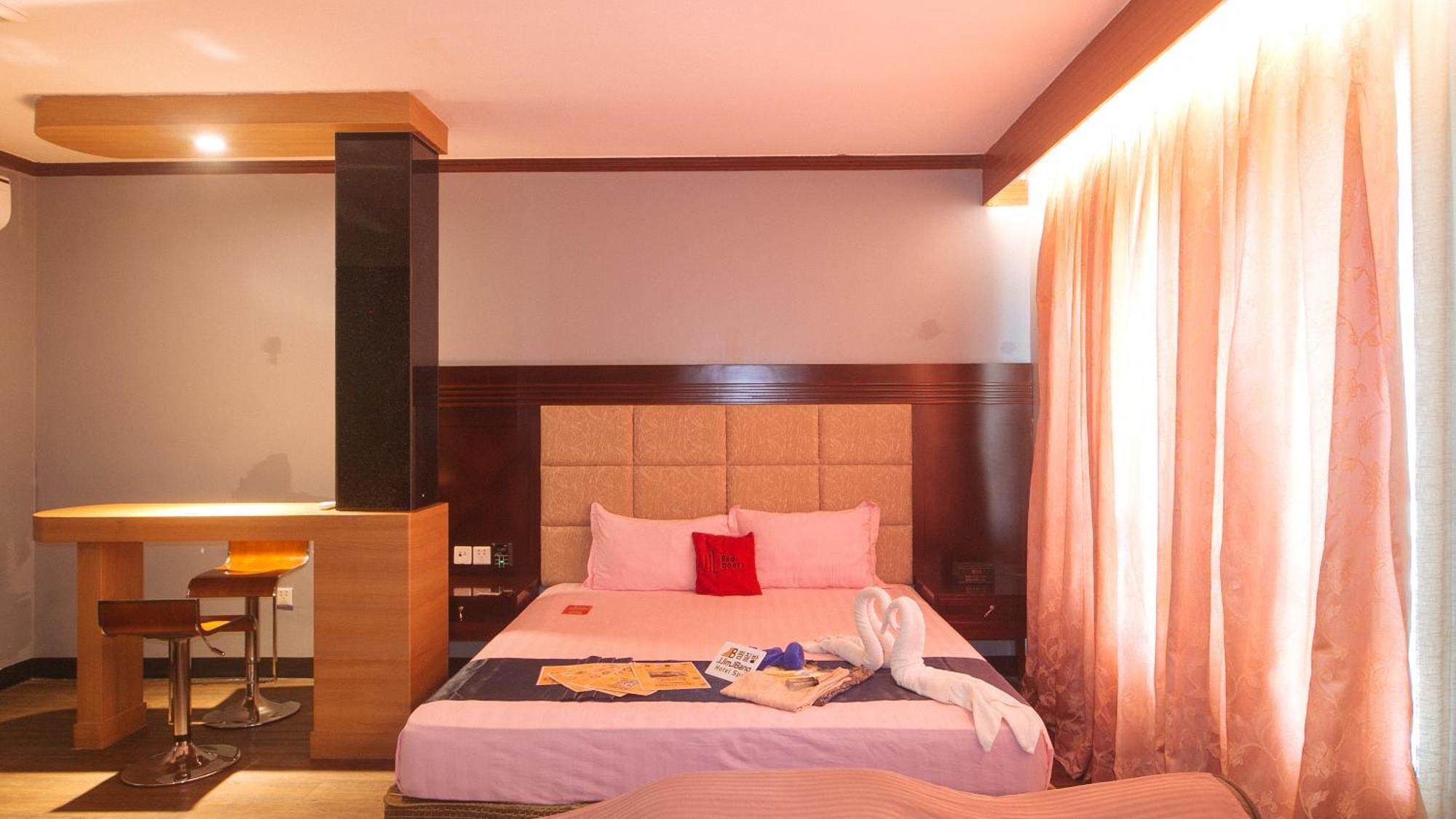Reddoorz Premium At Jjimjbang Hotel Spa Manila Bagian luar foto