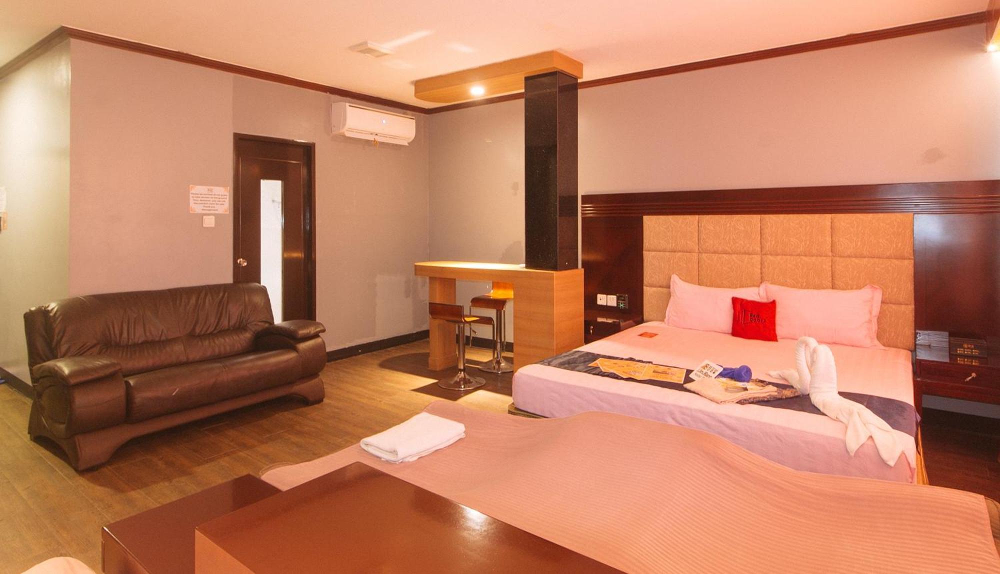 Reddoorz Premium At Jjimjbang Hotel Spa Manila Bagian luar foto